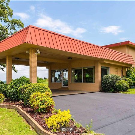 Days-Inn By Wyndham Batesville Ar Exteriör bild