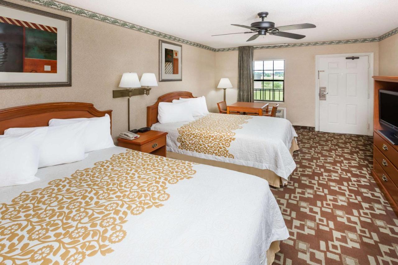 Days-Inn By Wyndham Batesville Ar Exteriör bild