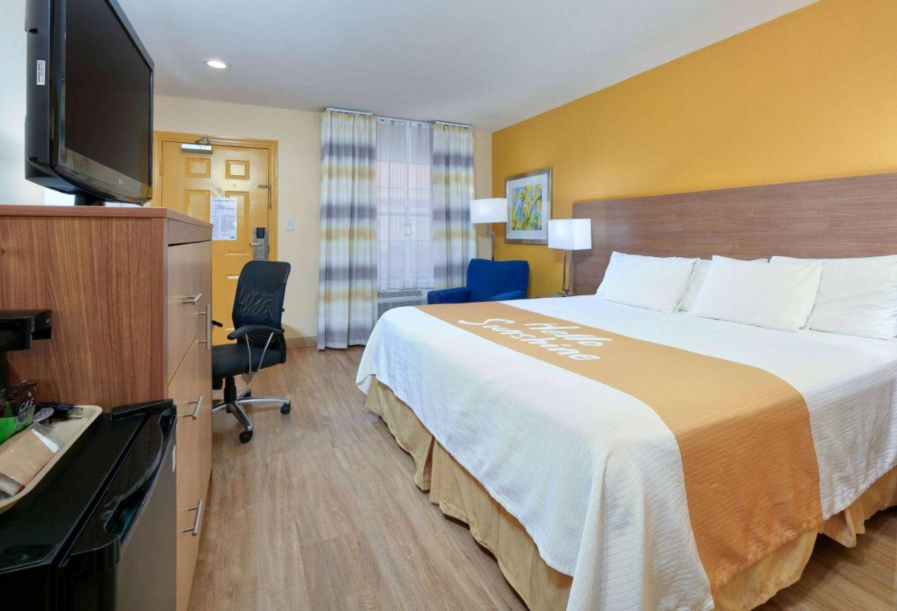 Days-Inn By Wyndham Batesville Ar Exteriör bild