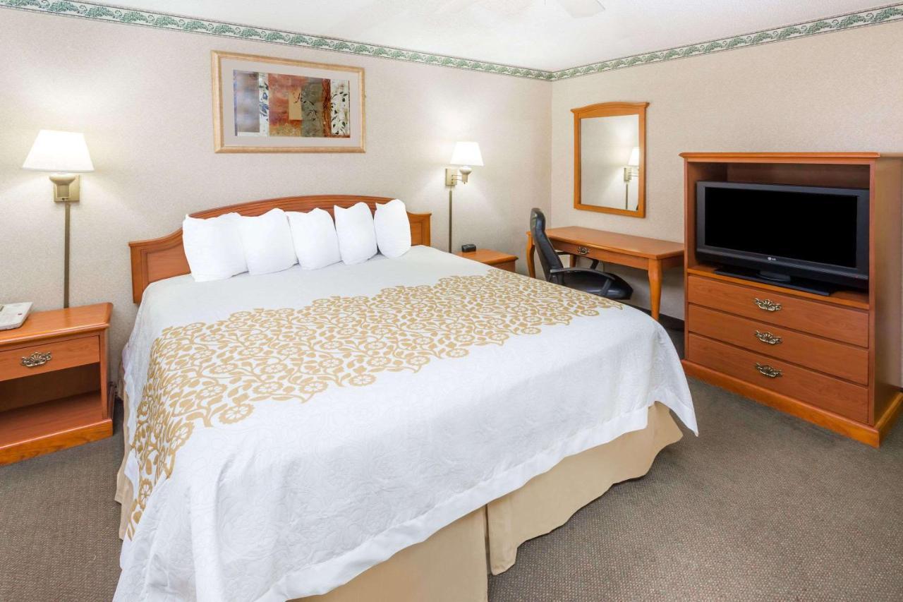Days-Inn By Wyndham Batesville Ar Exteriör bild