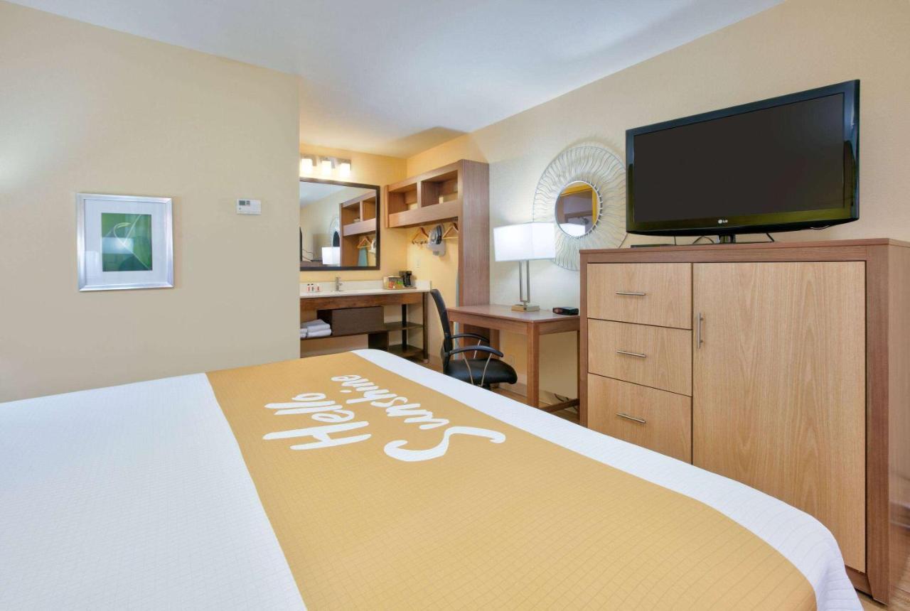Days-Inn By Wyndham Batesville Ar Exteriör bild