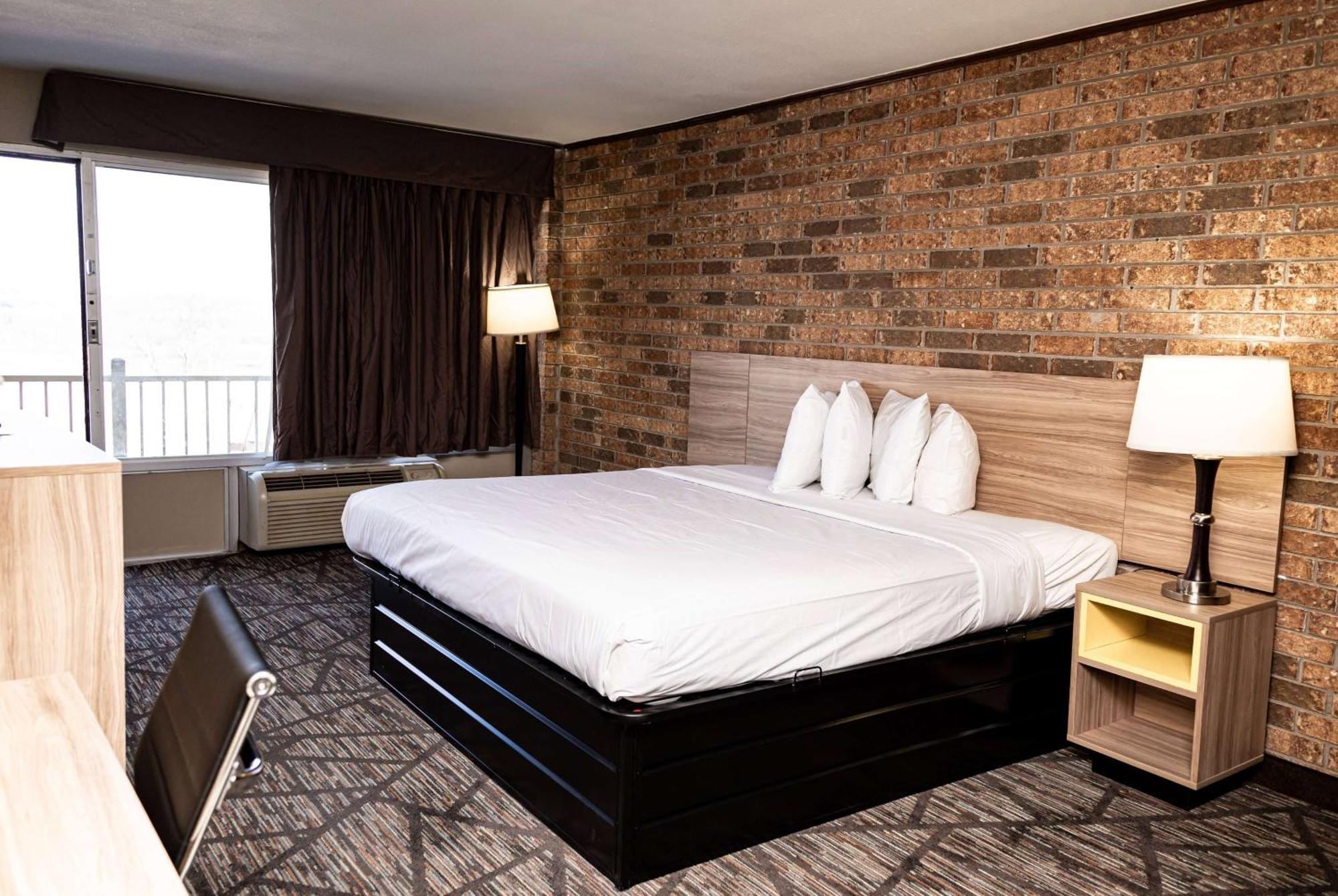 Days-Inn By Wyndham Batesville Ar Exteriör bild