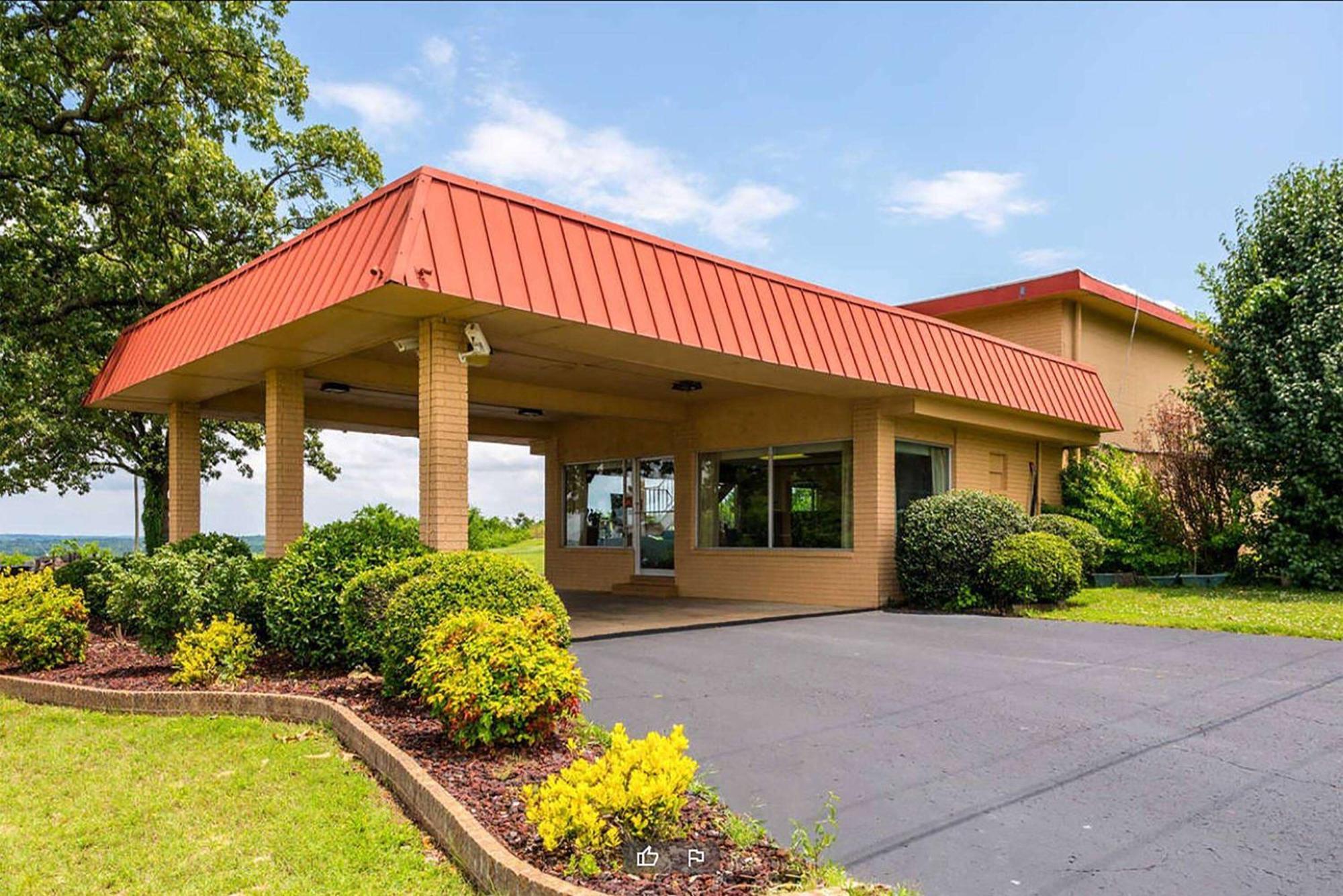 Days-Inn By Wyndham Batesville Ar Exteriör bild